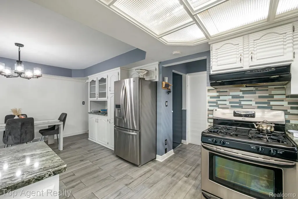 33437 Somerset Drive Sterling Heights City MI 48312
