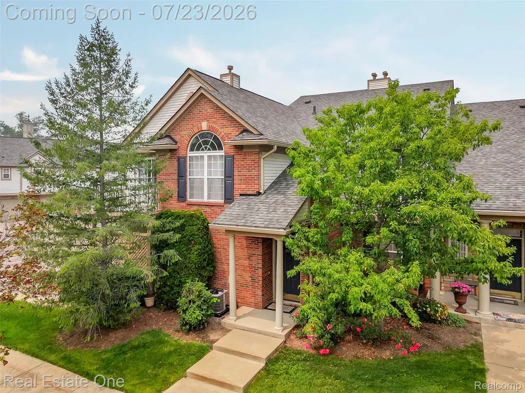 3570 Tremonte Circle S Oakland Charter Township MI 48306