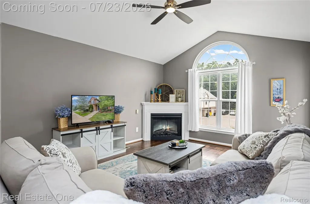 3570 Tremonte Circle S Oakland Charter Township MI 48306