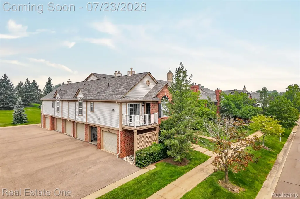 3570 Tremonte Circle S Oakland Charter Township MI 48306