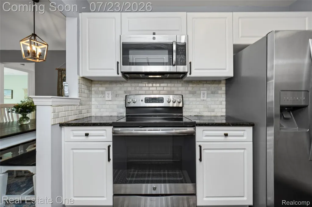 3570 Tremonte Circle S Oakland Charter Township MI 48306