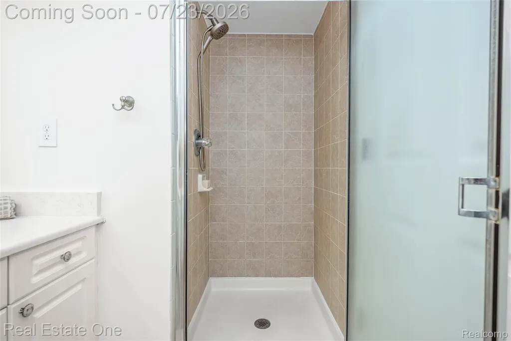 3570 Tremonte Circle S Oakland Charter Township MI 48306