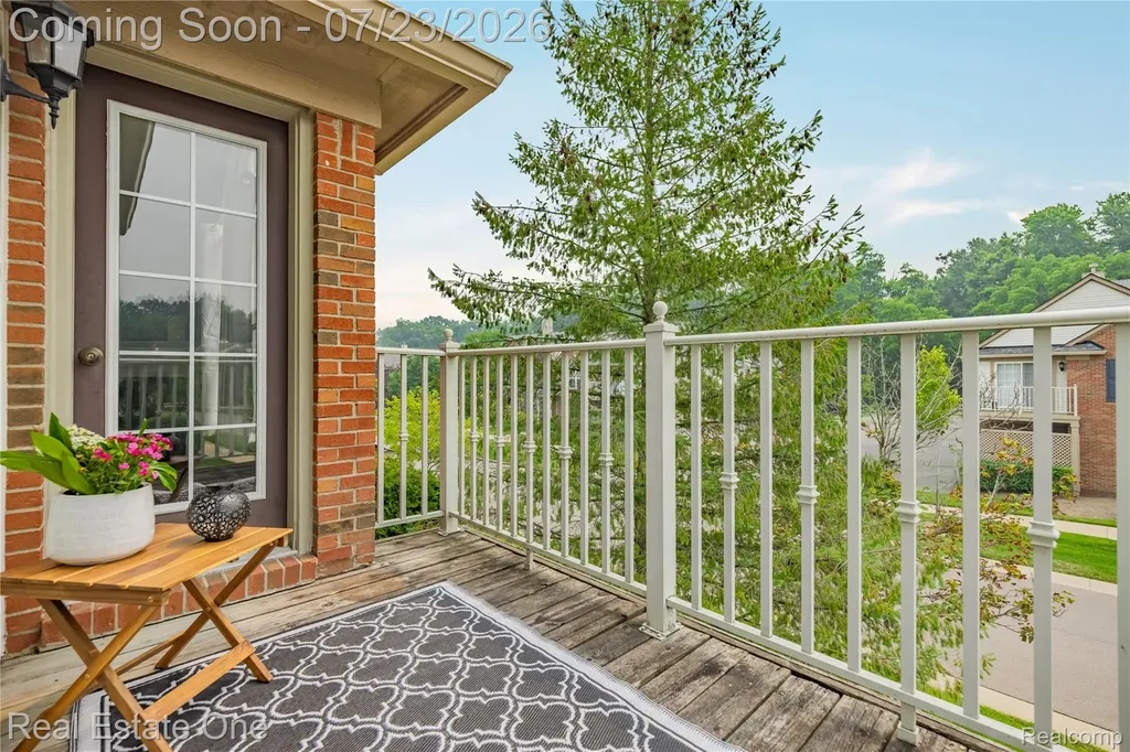 3570 Tremonte Circle S Oakland Charter Township MI 48306