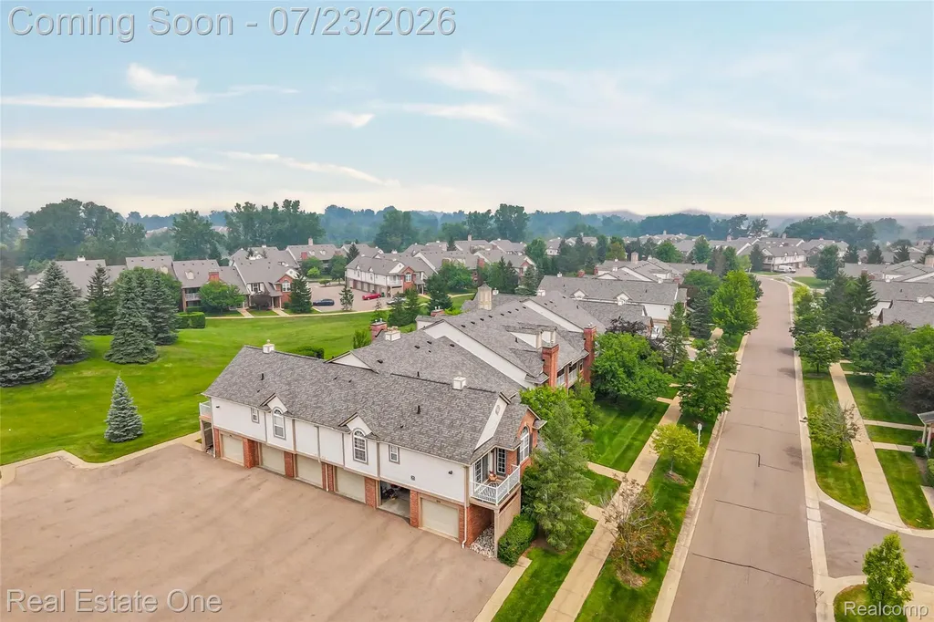 3570 Tremonte Circle S Oakland Charter Township MI 48306