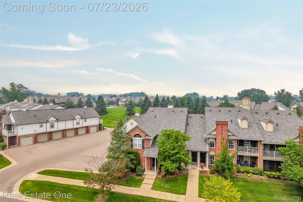 3570 Tremonte Circle S Oakland Charter Township MI 48306