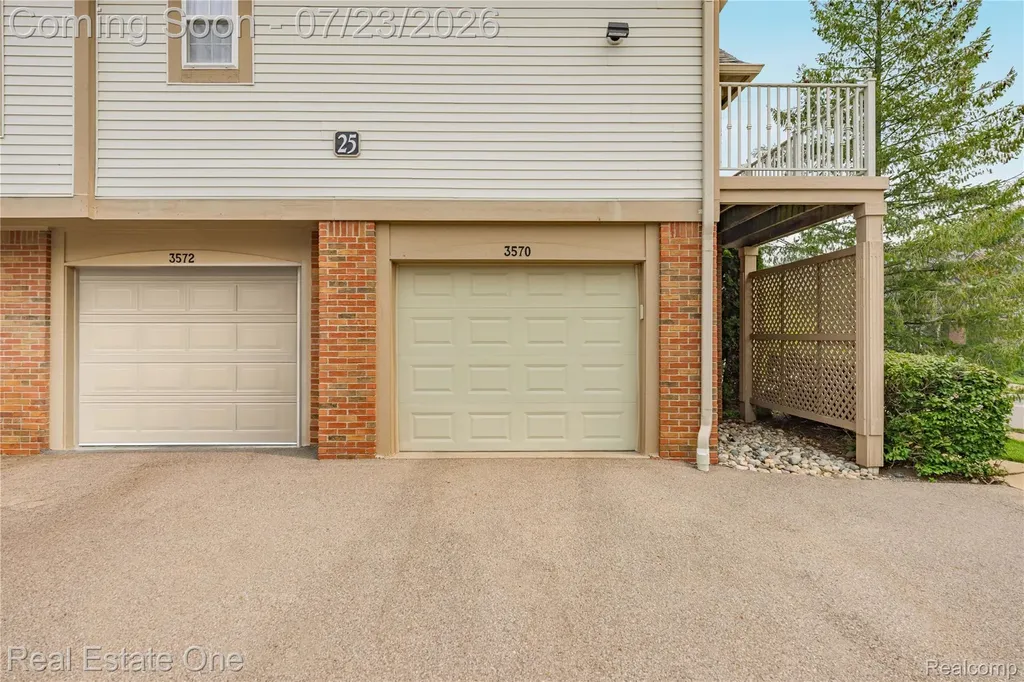 3570 Tremonte Circle S Oakland Charter Township MI 48306