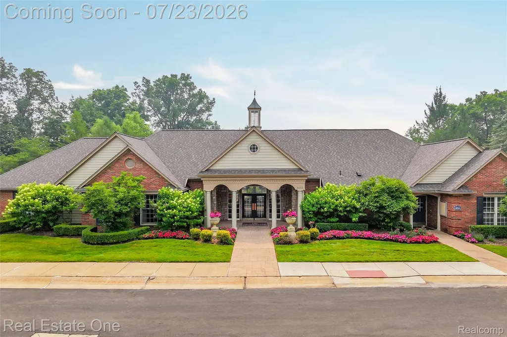 3570 Tremonte Circle S Oakland Charter Township MI 48306