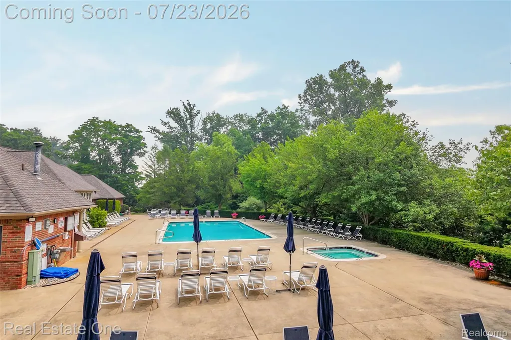 3570 Tremonte Circle S Oakland Charter Township MI 48306