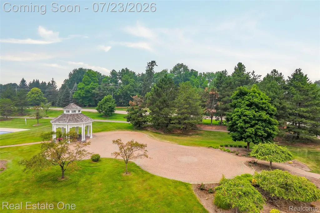 3570 Tremonte Circle S Oakland Charter Township MI 48306