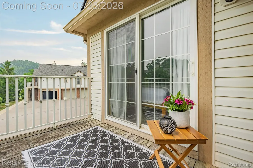 3570 Tremonte Circle S Oakland Charter Township MI 48306