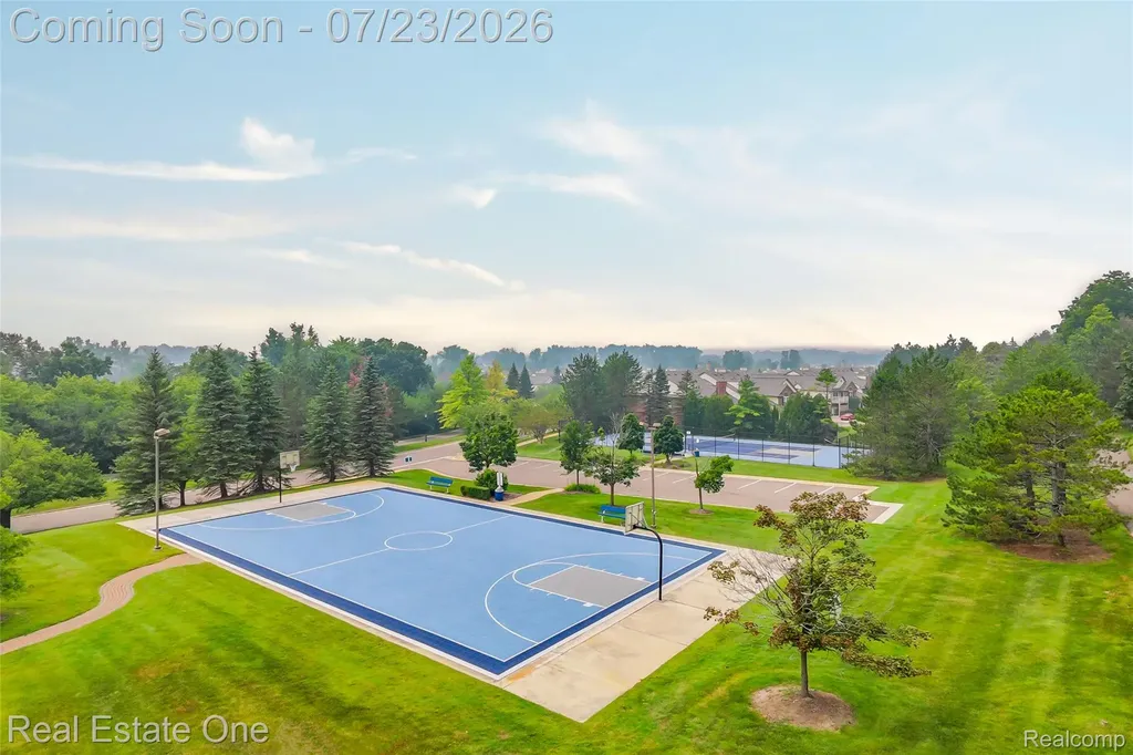 3570 Tremonte Circle S Oakland Charter Township MI 48306