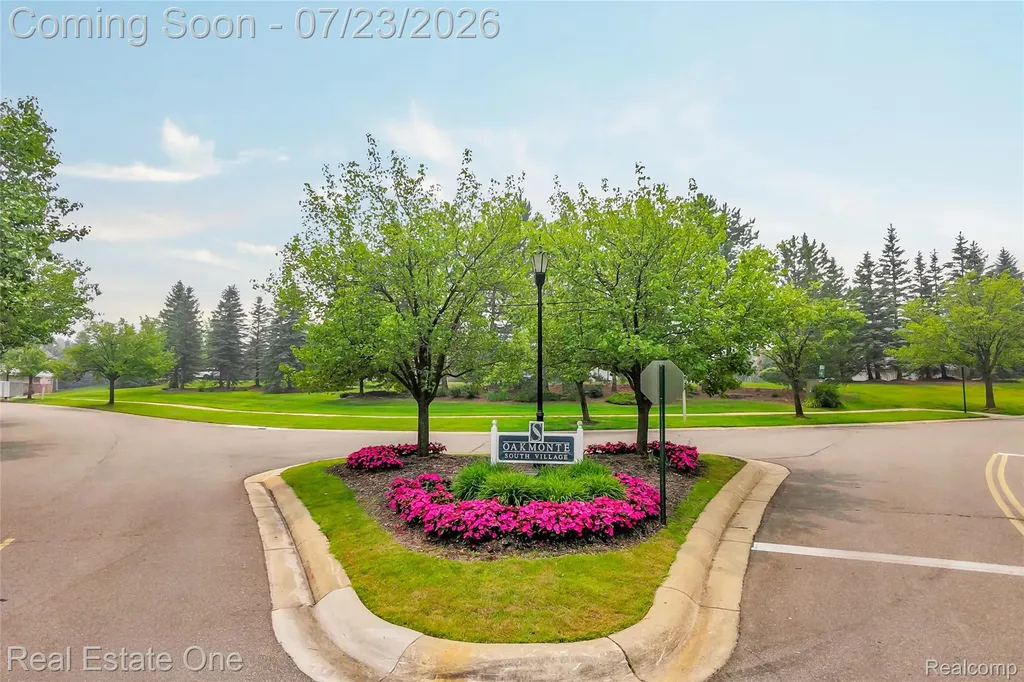 3570 Tremonte Circle S Oakland Charter Township MI 48306