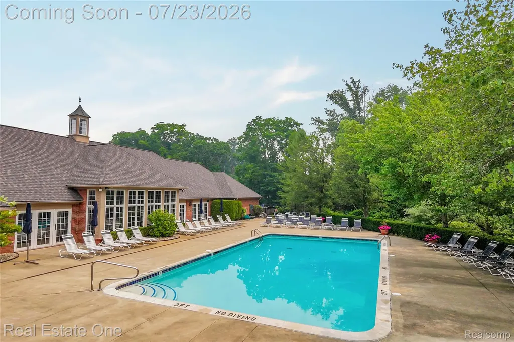 3570 Tremonte Circle S Oakland Charter Township MI 48306