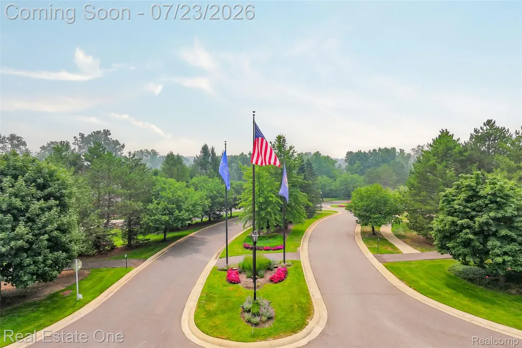 3570 Tremonte Circle S Oakland Charter Township MI 48306