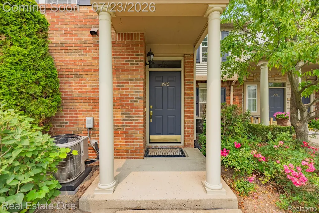 3570 Tremonte Circle S Oakland Charter Township MI 48306