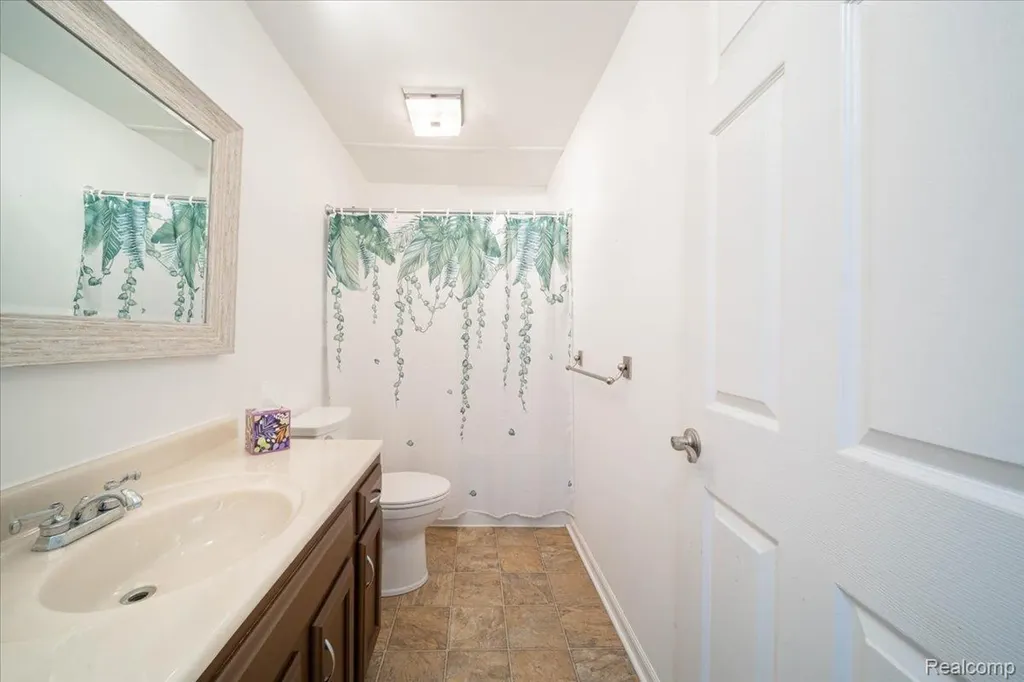 7310 Bluewater Drive Springfield Charter Township MI 48348