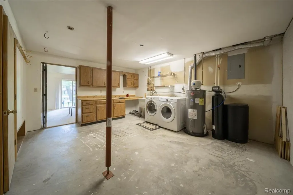 7310 Bluewater Drive Springfield Charter Township MI 48348