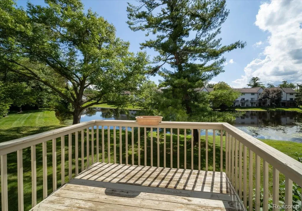 7310 Bluewater Drive Springfield Charter Township MI 48348