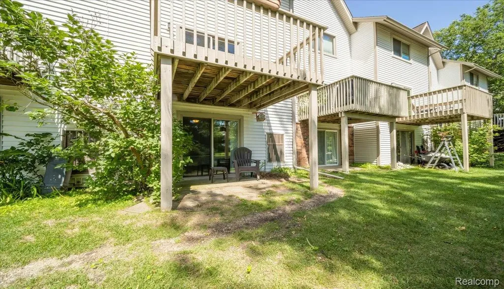 7310 Bluewater Drive Springfield Charter Township MI 48348