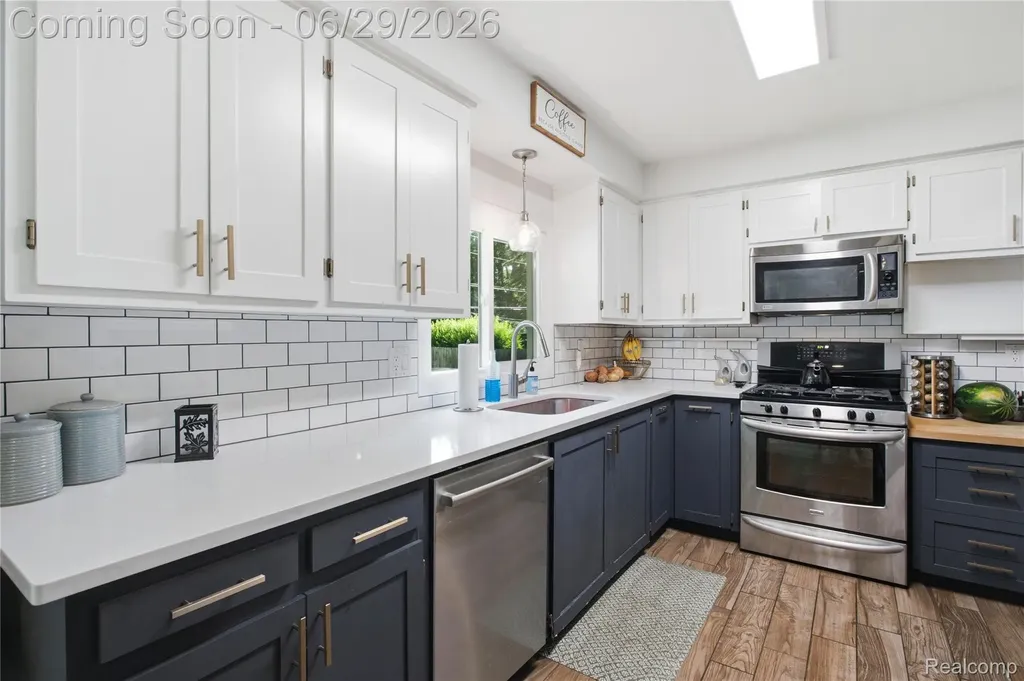 31620 Bobrich Street Livonia City MI 48152