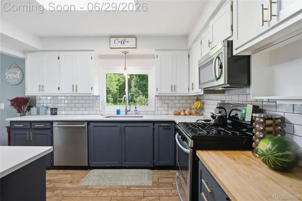 31620 Bobrich Street Livonia City MI 48152