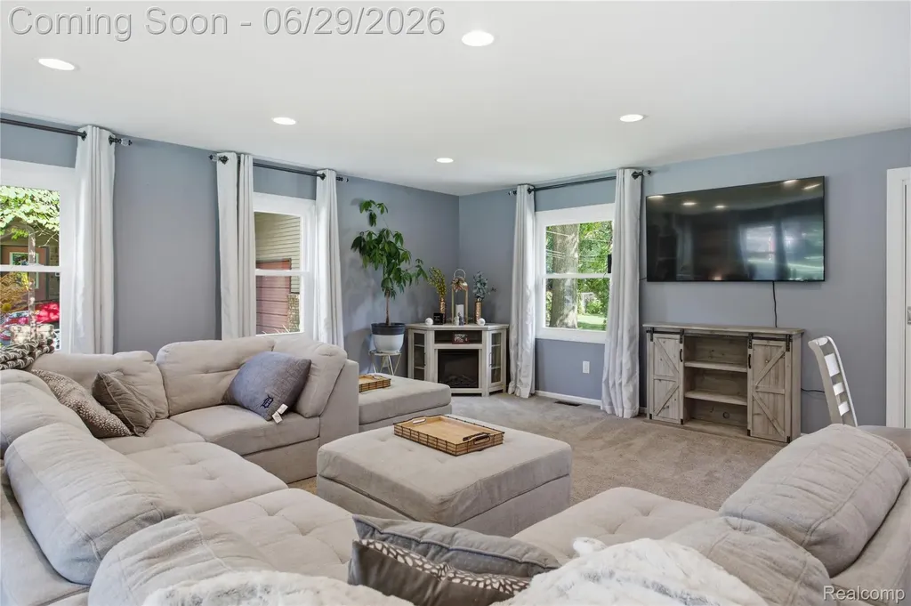 31620 Bobrich Street Livonia City MI 48152