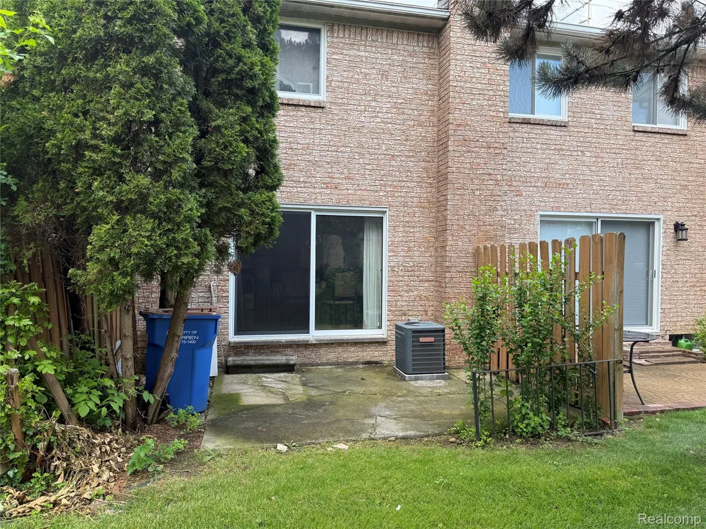 14804 El Dorado Terrace Warren City MI 48088