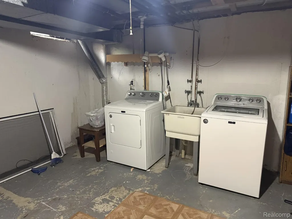 14804 El Dorado Terrace Warren City MI 48088
