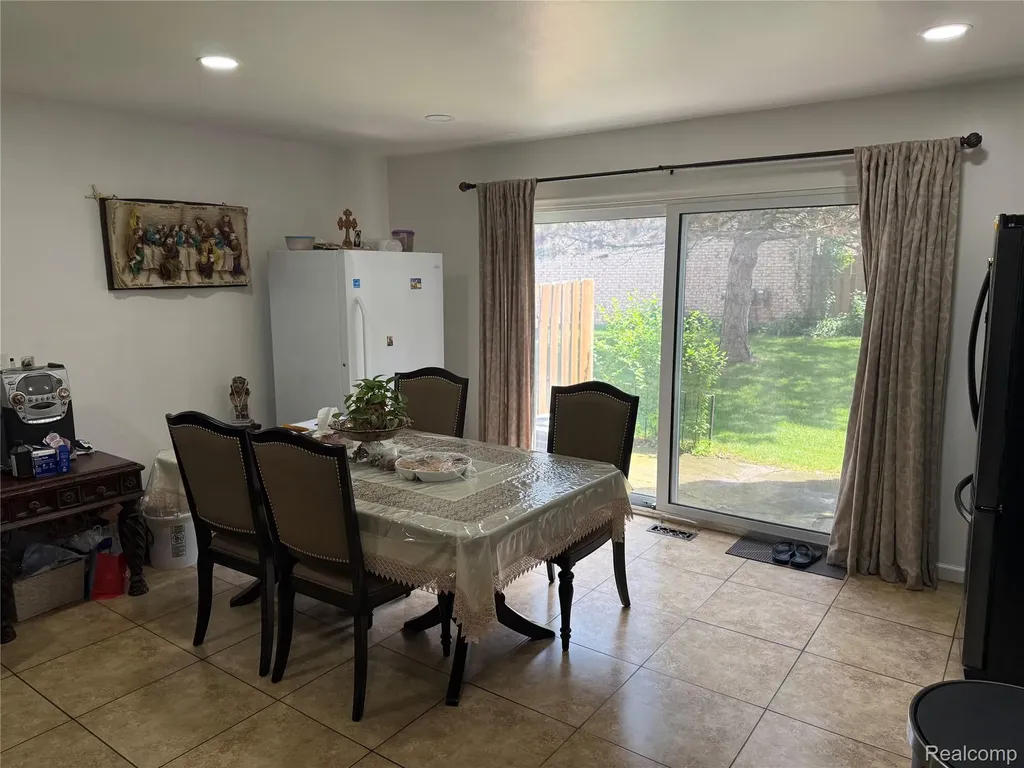 14804 El Dorado Terrace Warren City MI 48088