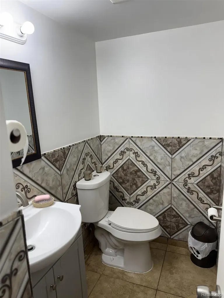 14804 El Dorado Terrace Warren City MI 48088