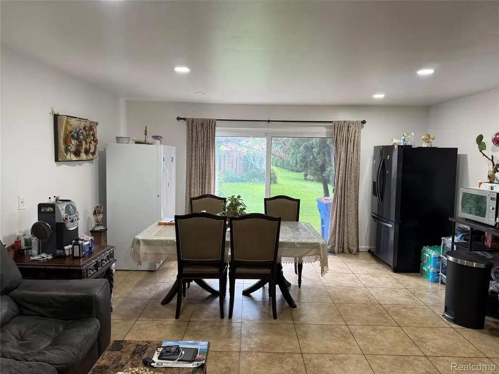 14804 El Dorado Terrace Warren City MI 48088