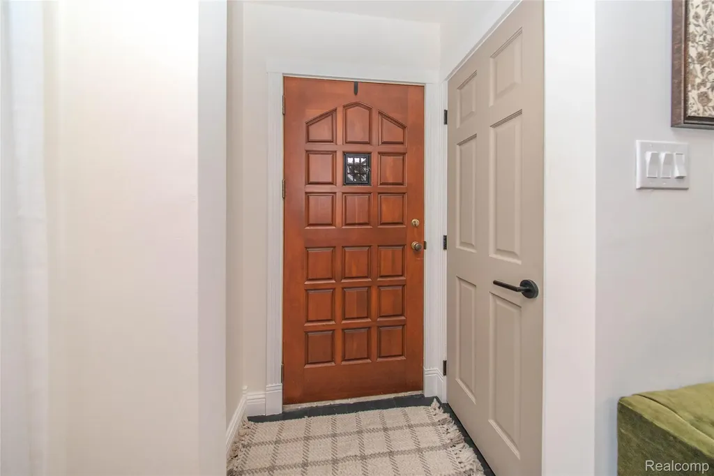 24567 Westmoreland Drive Farmington Hills City MI 48336