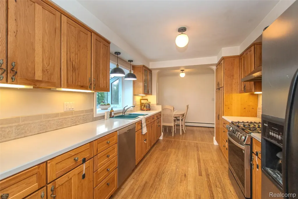 24567 Westmoreland Drive Farmington Hills City MI 48336