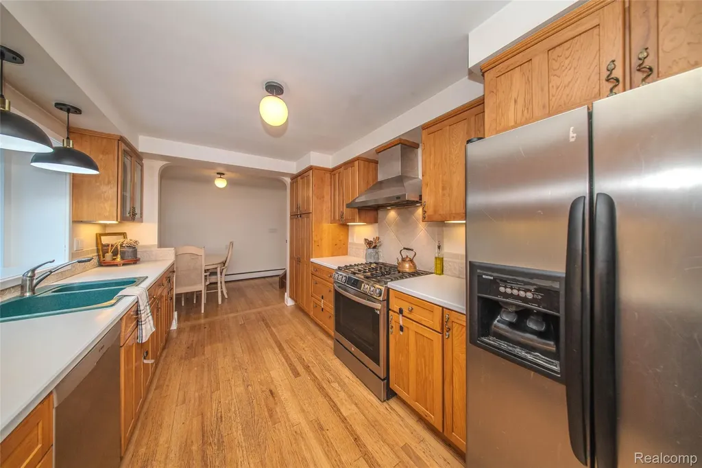 24567 Westmoreland Drive Farmington Hills City MI 48336