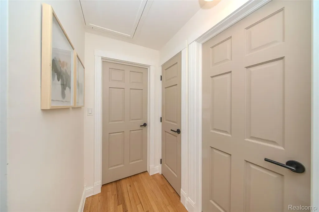 24567 Westmoreland Drive Farmington Hills City MI 48336