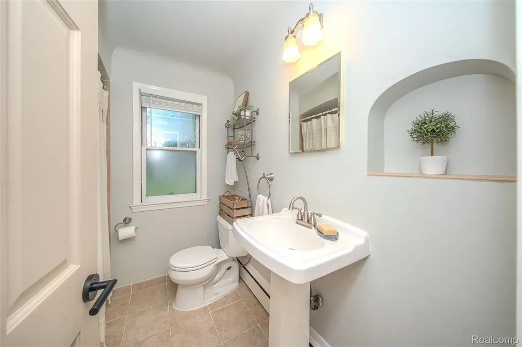24567 Westmoreland Drive Farmington Hills City MI 48336