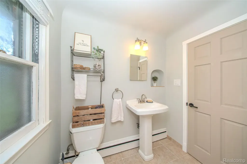 24567 Westmoreland Drive Farmington Hills City MI 48336