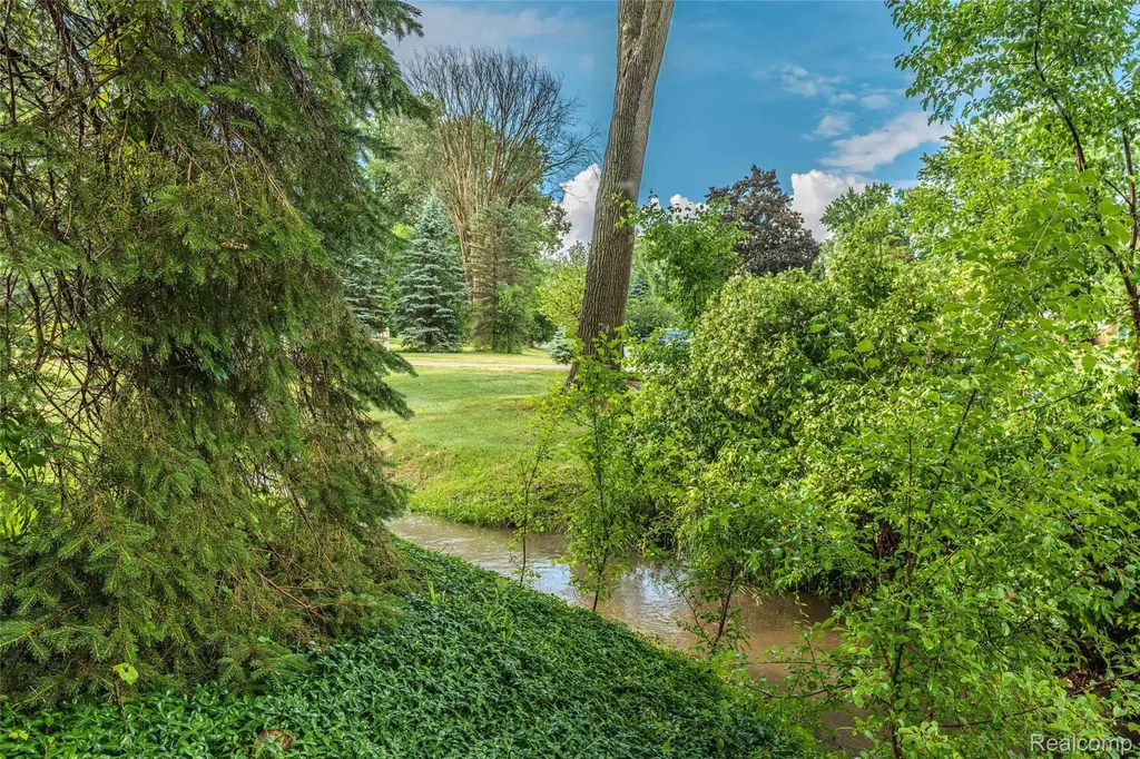 24567 Westmoreland Drive Farmington Hills City MI 48336