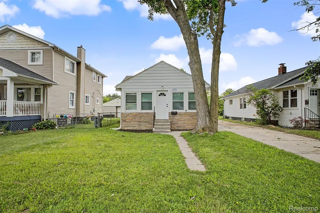 3231 Mcdowell Street Ferndale City MI 48220