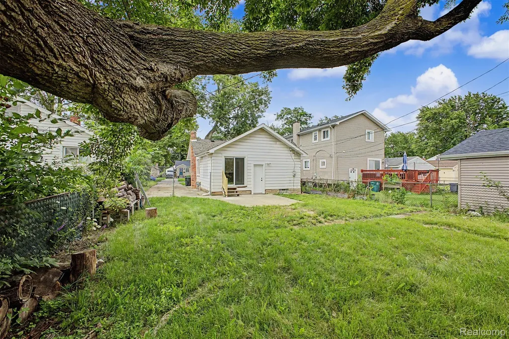 3231 Mcdowell Street Ferndale City MI 48220