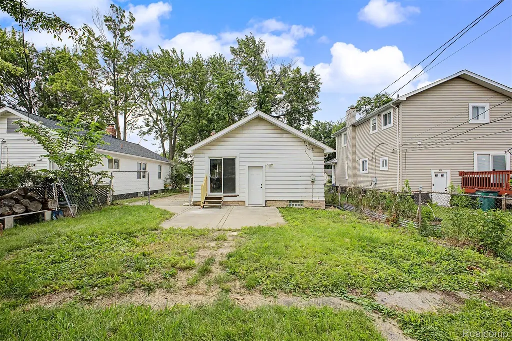 3231 Mcdowell Street Ferndale City MI 48220