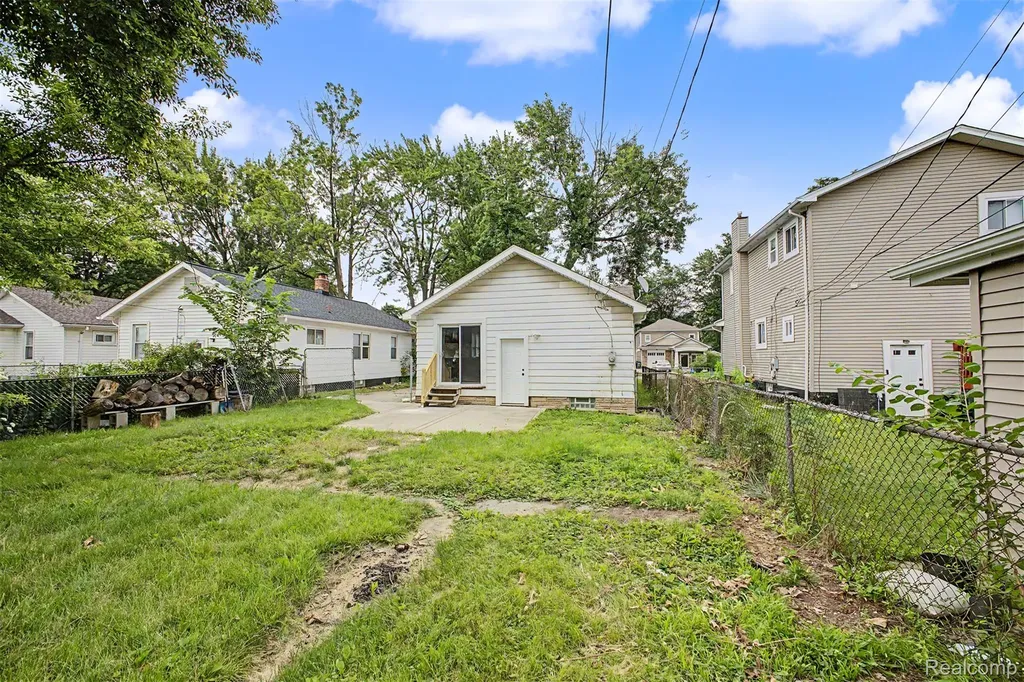 3231 Mcdowell Street Ferndale City MI 48220