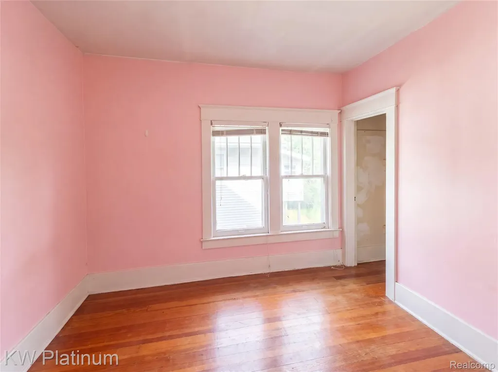 114 W Hamilton Avenue Flint City MI 48503