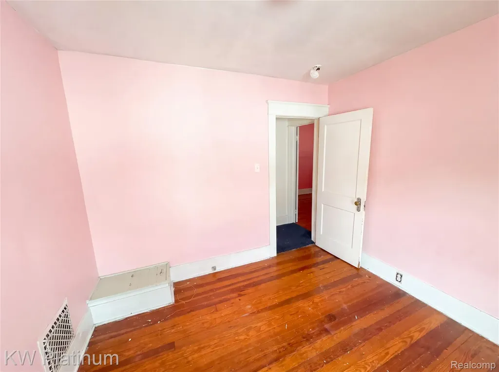 114 W Hamilton Avenue Flint City MI 48503