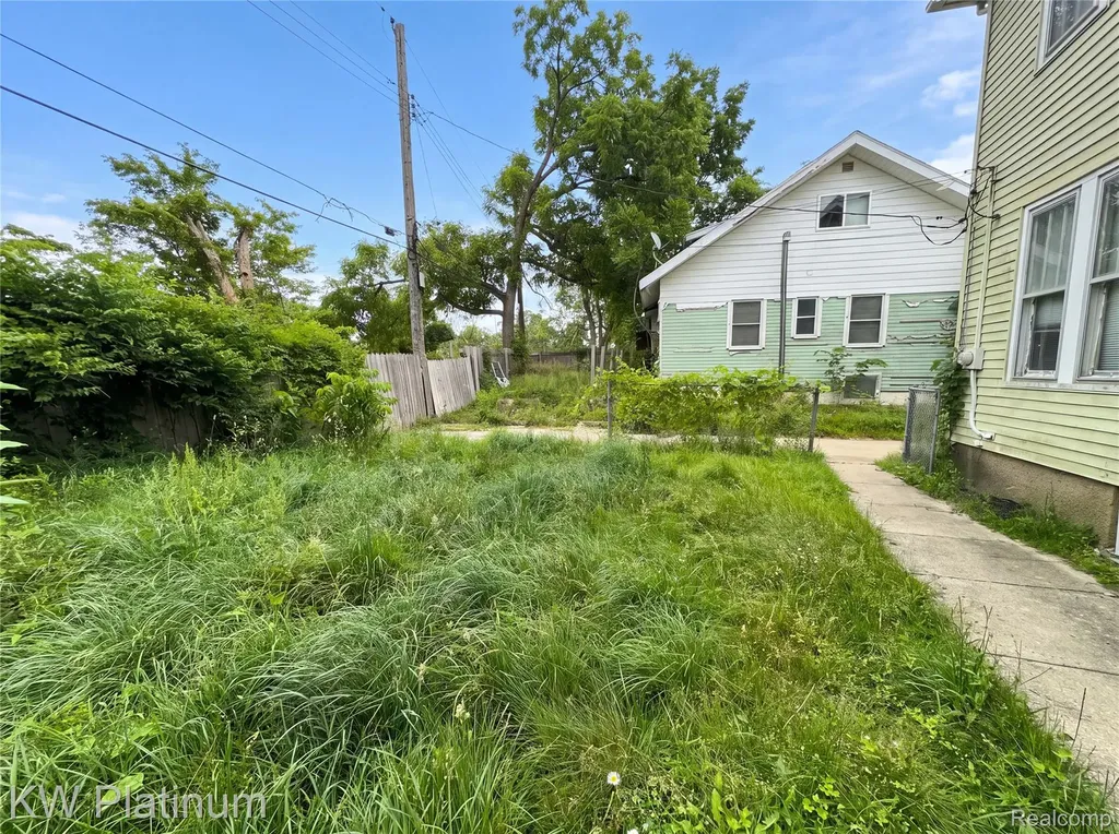 114 W Hamilton Avenue Flint City MI 48503