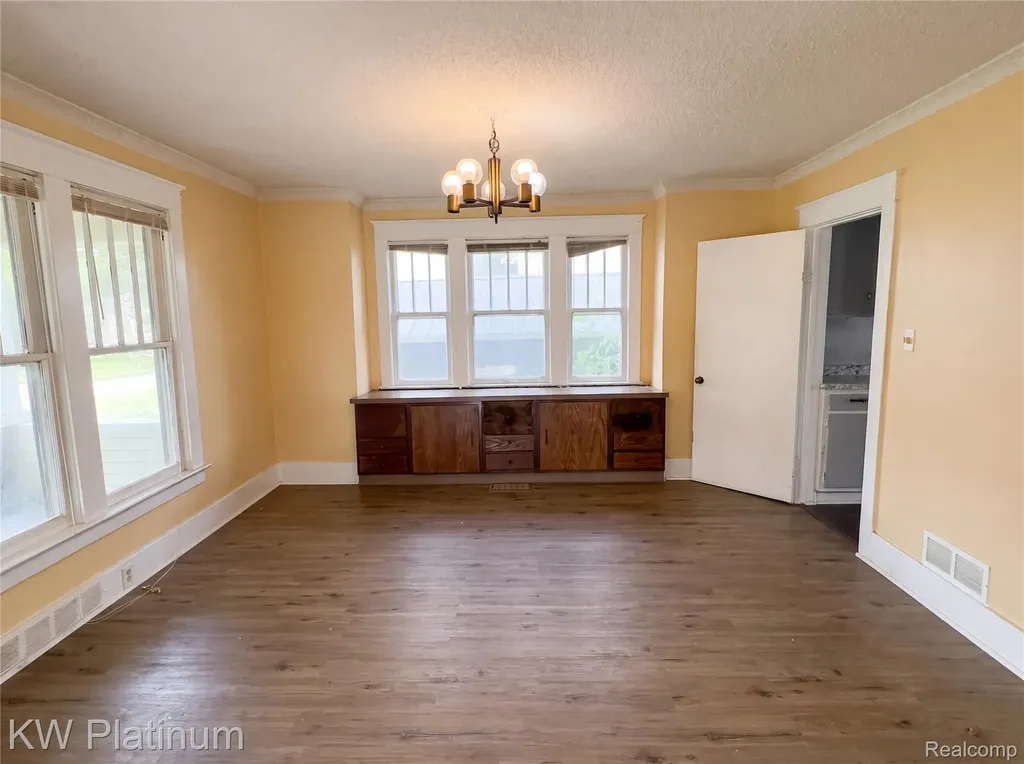 114 W Hamilton Avenue Flint City MI 48503