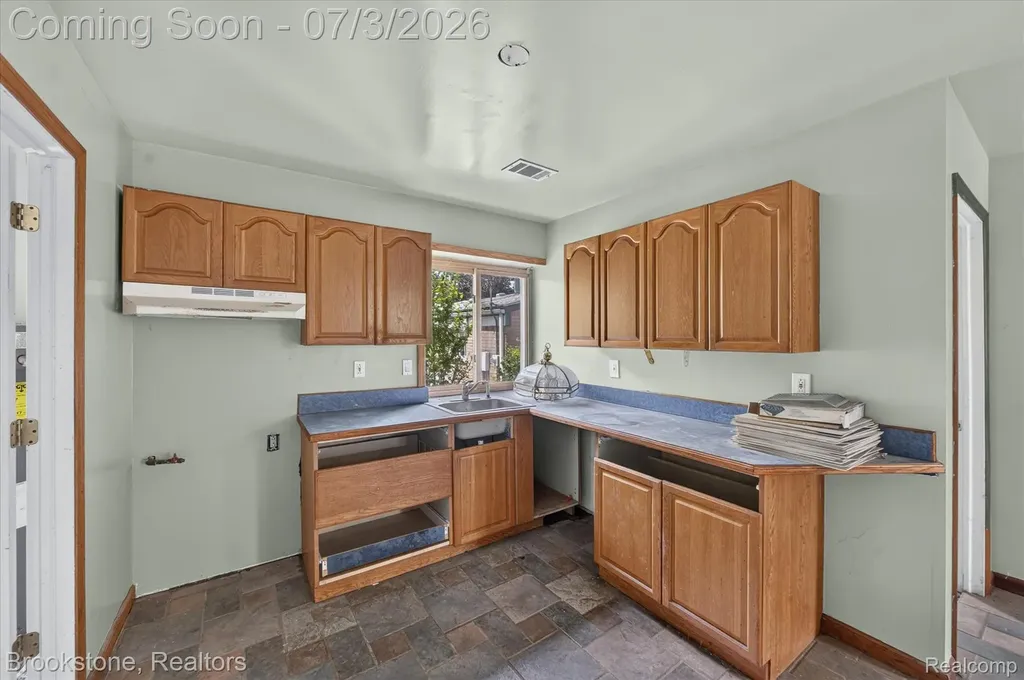 34637 Fairchild Street Westland City MI 48186
