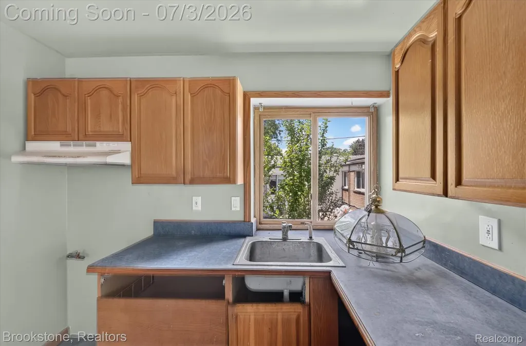 34637 Fairchild Street Westland City MI 48186