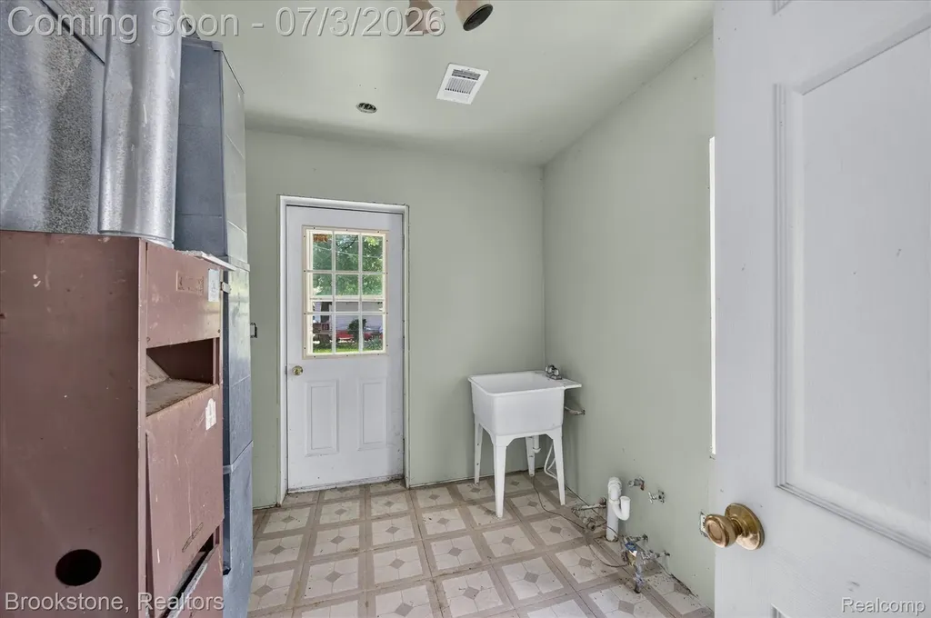 34637 Fairchild Street Westland City MI 48186