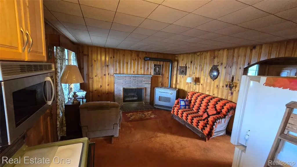 9743 Beverly Drive Hamburg Township MI 48143